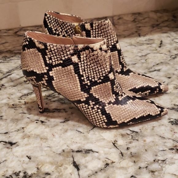 J Crew ankle boots snake-embossed leather AQ756 - Picture 1 of 4